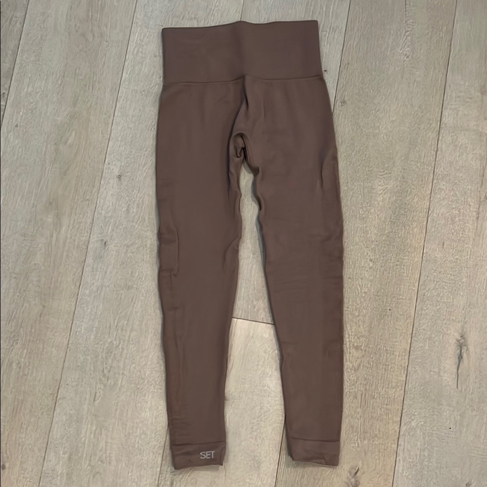 SET Active High-Rise Leggings NWOT